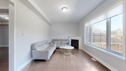 Photo 6 at 28 Richmond Park Drive, Keswick North, Georgina