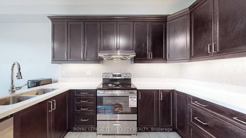 Photo 12 at 28 Richmond Park Drive, Keswick North, Georgina