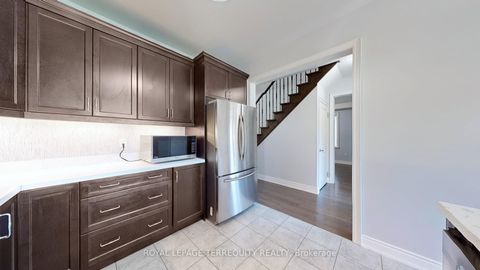 Photo 17 at 28 Richmond Park Drive, Keswick North, Georgina