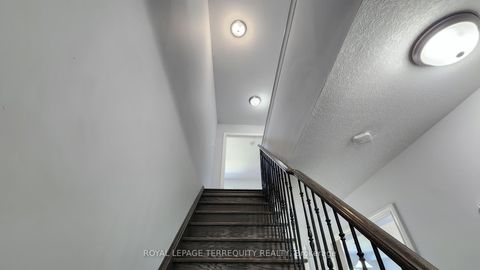 Photo 23 at 28 Richmond Park Drive, Keswick North, Georgina