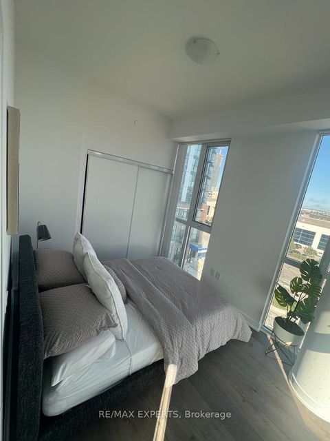 Photo 5 at 509 - 60 Honey Crisp Crescent, Vaughan Corporate Centre, Vaughan