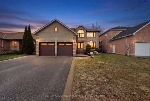 Photo 1 at 4 Chantal Street, Painswick South, Barrie