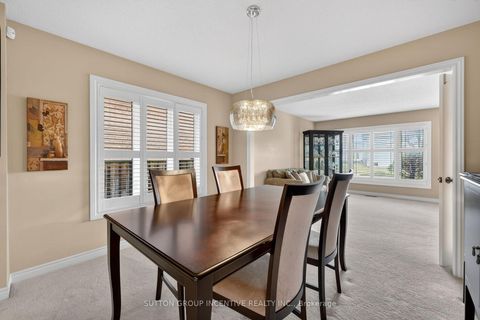 Photo 8 at 4 Chantal Street, Painswick South, Barrie