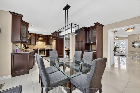 Photo 11 at 4 Chantal Street, Painswick South, Barrie