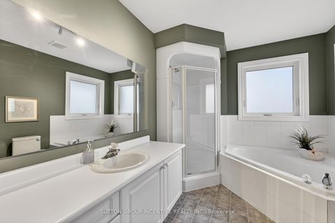 Photo 23 at 4 Chantal Street, Painswick South, Barrie