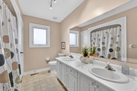 Photo 30 at 4 Chantal Street, Painswick South, Barrie