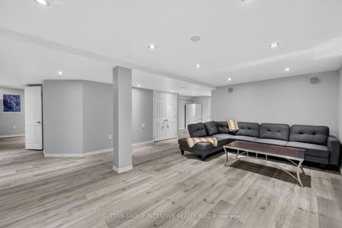 Photo 34 at 4 Chantal Street, Painswick South, Barrie