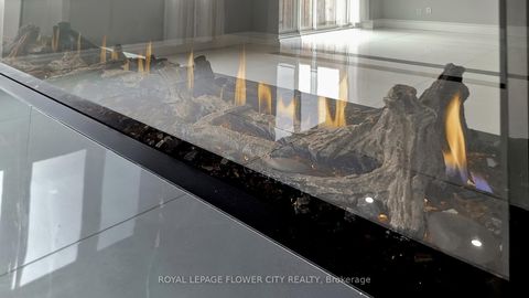 Photo 7 at 642 Sweetwater Crescent, Glenway Estates, Newmarket