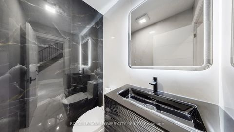 Photo 17 at 642 Sweetwater Crescent, Glenway Estates, Newmarket