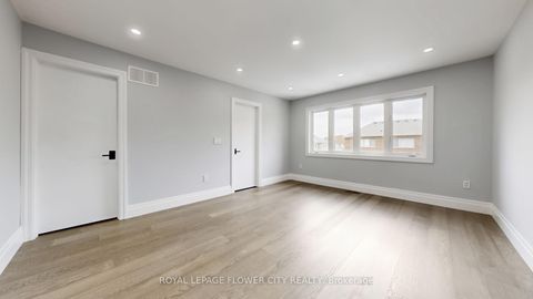 Photo 19 at 642 Sweetwater Crescent, Glenway Estates, Newmarket