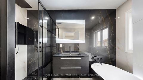 Photo 26 at 642 Sweetwater Crescent, Glenway Estates, Newmarket