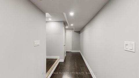 Photo 41 at 642 Sweetwater Crescent, Glenway Estates, Newmarket