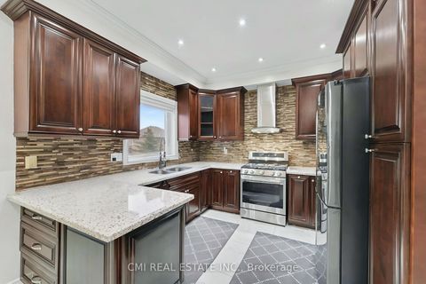 Photo 9 at 717 Vaughan Mills Road, Islington Woods, Vaughan