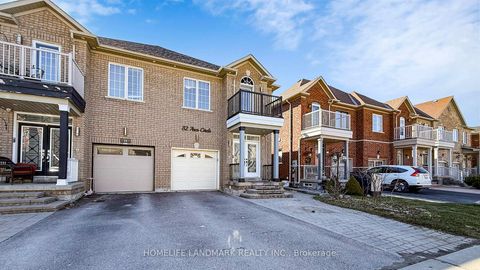 Photo 2 at 32 Arco Circle, Maple, Vaughan