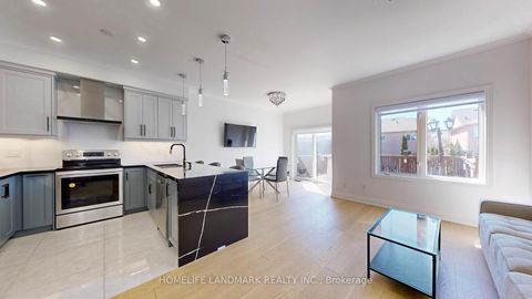 Photo 9 at 32 Arco Circle, Maple, Vaughan