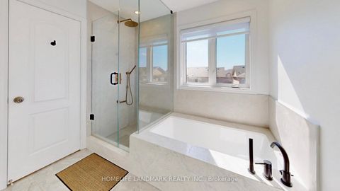 Photo 18 at 32 Arco Circle, Maple, Vaughan