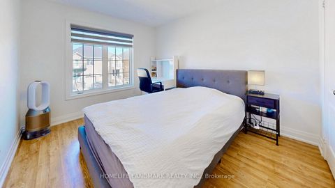 Photo 19 at 32 Arco Circle, Maple, Vaughan