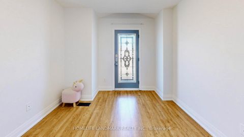 Photo 21 at 32 Arco Circle, Maple, Vaughan