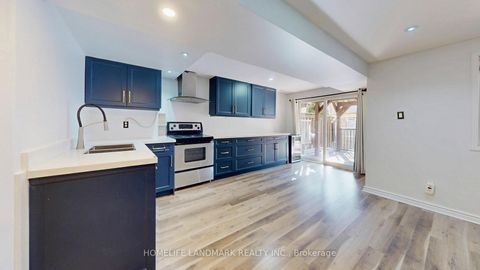 Photo 27 at 32 Arco Circle, Maple, Vaughan