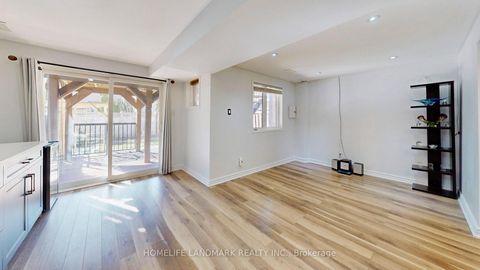 Photo 29 at 32 Arco Circle, Maple, Vaughan