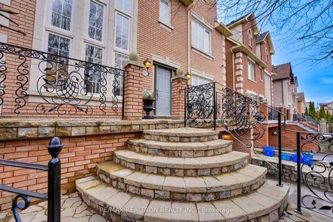 Photo 2 at 117 Theodore Place, Yorkhill, Vaughan