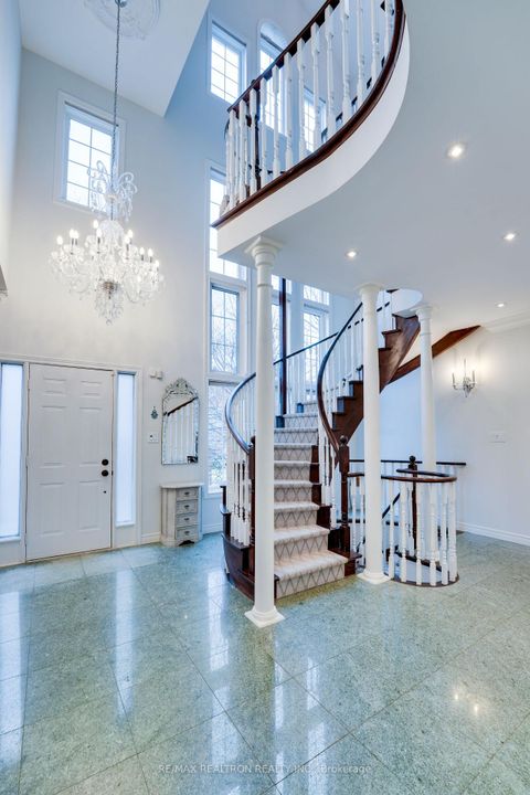 Photo 8 at 117 Theodore Place, Yorkhill, Vaughan