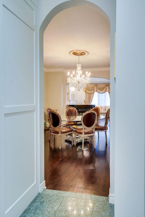 Photo 32 at 117 Theodore Place, Yorkhill, Vaughan