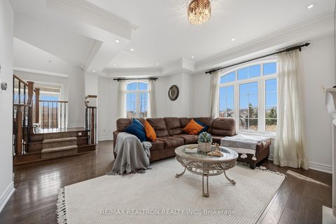 Photo 4 at 52 Quarrie Lane, Northwest Ajax, Ajax