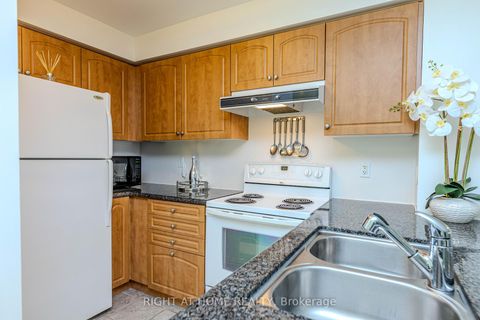 Photo 6 at 801 - 330 Red Maple Road, Langstaff, Richmond Hill