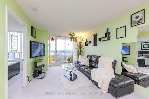 Photo 10 at 801 - 330 Red Maple Road, Langstaff, Richmond Hill