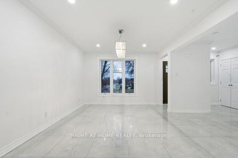 Photo 2 at 200 Gary Drive, Pelmo Park W4, Toronto