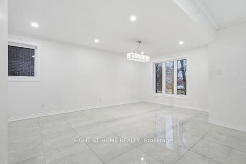 Photo 3 at 200 Gary Drive, Pelmo Park W4, Toronto