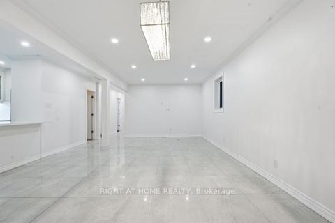 Photo 4 at 200 Gary Drive, Pelmo Park W4, Toronto