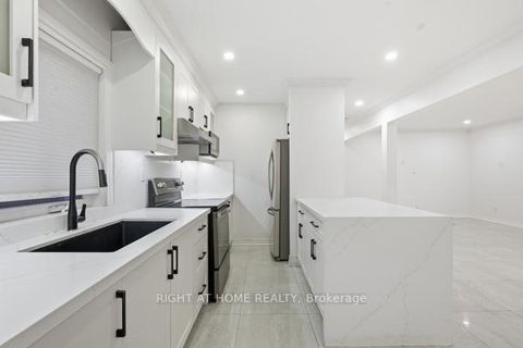 Photo 5 at 200 Gary Drive, Pelmo Park W4, Toronto