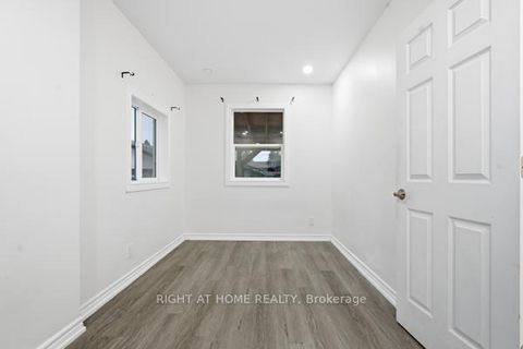 Photo 8 at 200 Gary Drive, Pelmo Park W4, Toronto