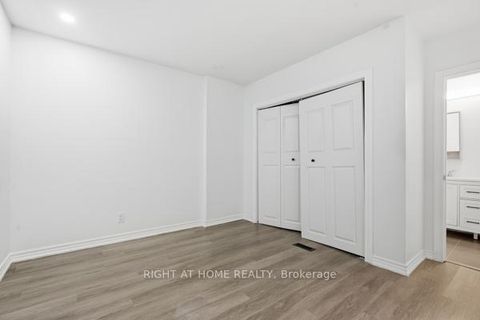 Photo 10 at 200 Gary Drive, Pelmo Park W4, Toronto