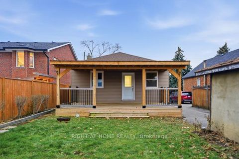 Photo 16 at 200 Gary Drive, Pelmo Park W4, Toronto