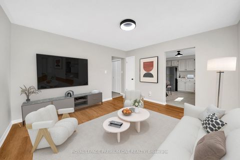 Photo 15 at 211 Chartland Boulevard S, Agincourt North, Toronto