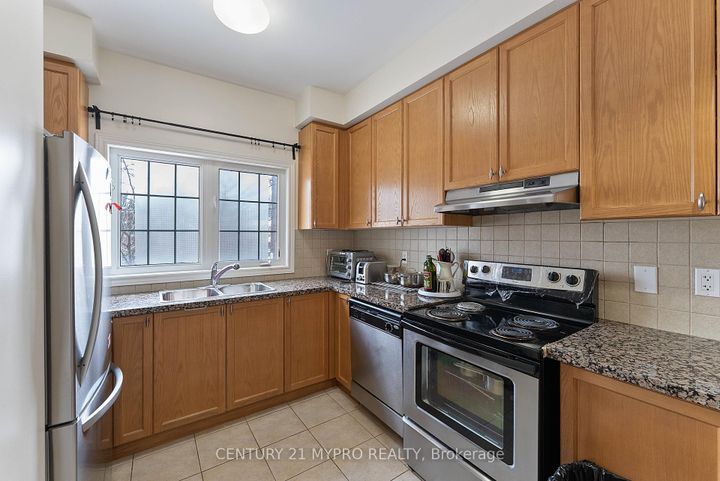 Photo 1 at 175B Finch Avenue E, Willowdale East, Toronto
