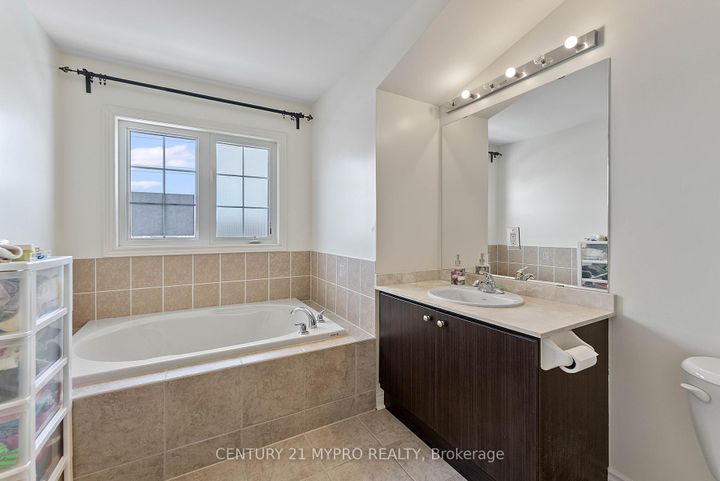 Photo 10 at 175B Finch Avenue E, Willowdale East, Toronto