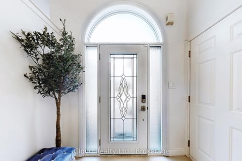 Photo 2 at 197 Mapleton Avenue, Holly, Barrie