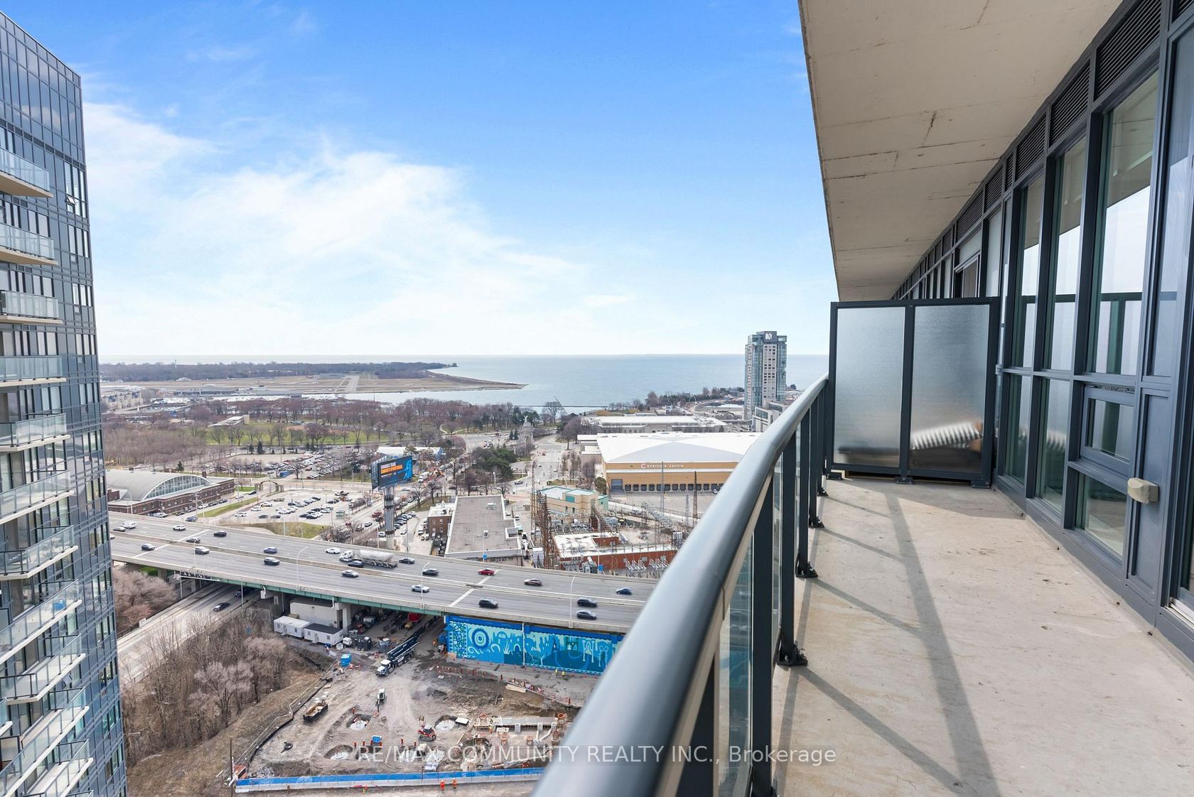 2408 - 51 East Liberty Street, Niagara, Toronto photo number 2