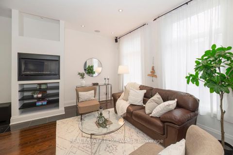 Photo 4 at 136 Spruce Street, South St. James Town, Toronto