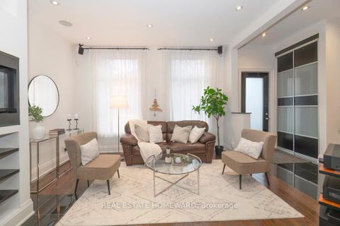 Photo 5 at 136 Spruce Street, South St. James Town, Toronto