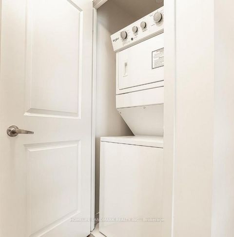 Photo 12 at 1009 - 4955 Yonge Street, Willowdale East, Toronto