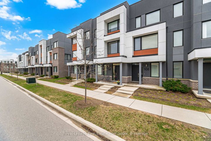 Photo 2 at 110 Huguenot Road, GO Glenorchy, Oakville