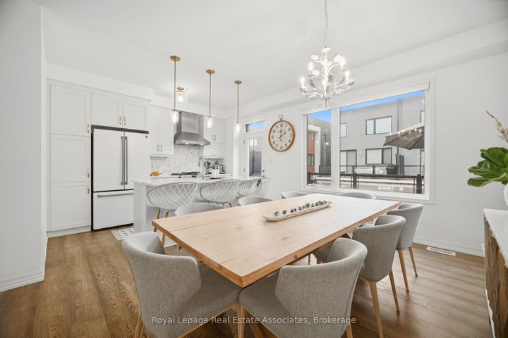 Photo 10 at 110 Huguenot Road, GO Glenorchy, Oakville