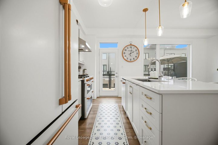 Photo 14 at 110 Huguenot Road, GO Glenorchy, Oakville