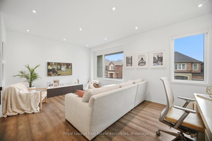 Photo 21 at 110 Huguenot Road, GO Glenorchy, Oakville