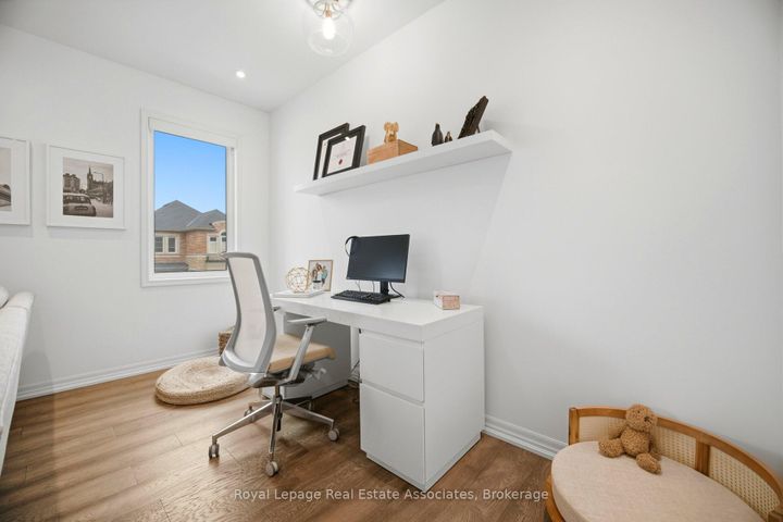 Photo 24 at 110 Huguenot Road, GO Glenorchy, Oakville